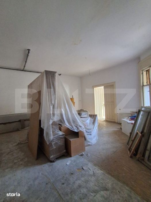 Spatiu comercial 160 mp + terasa 40 mp, langa Piata Sfatului – Centr