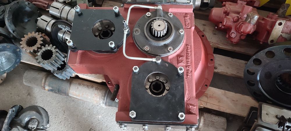Редуктор привода насоса РПН