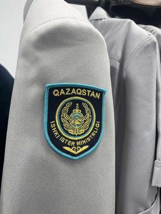 Мундир с брюками.