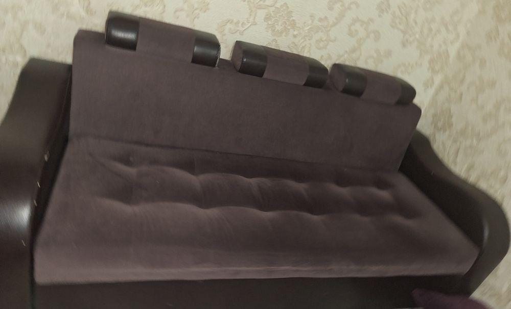 Продаётся диван.