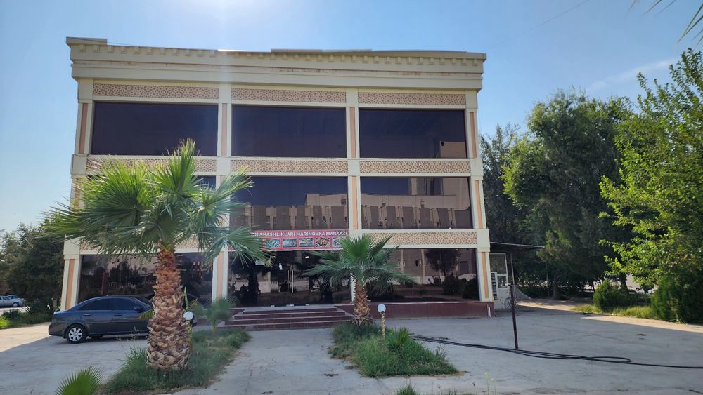 Oyna kalyone  Mulla tuychi teatr oldida joylashgan