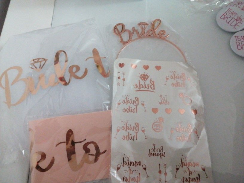 Set bride to be: voal, bandana de saten, tatuaje,coronita