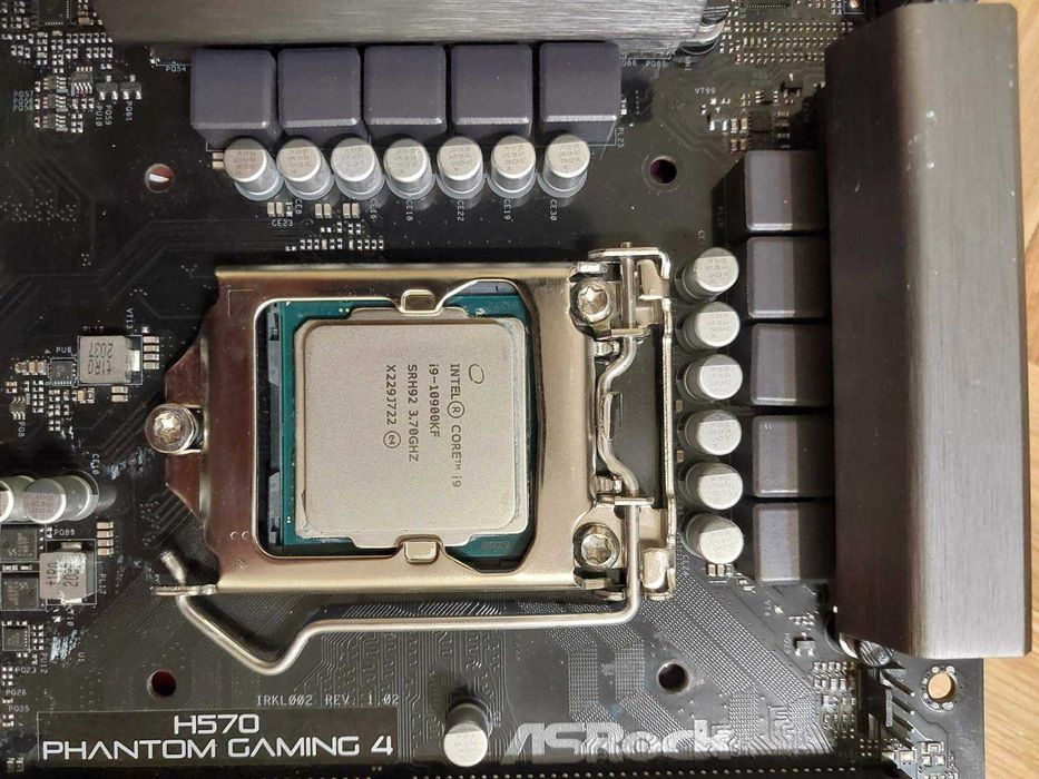 Intel Core i9 10900KF + AsRock H570 Phantom Gaming 4
