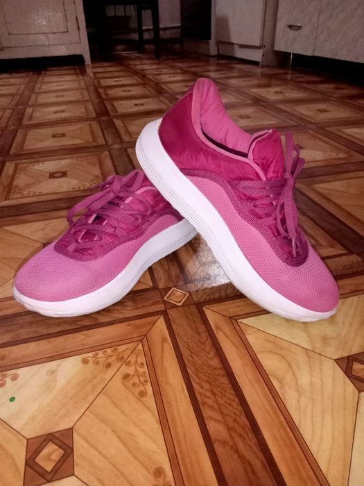 Кроссовки за 1500