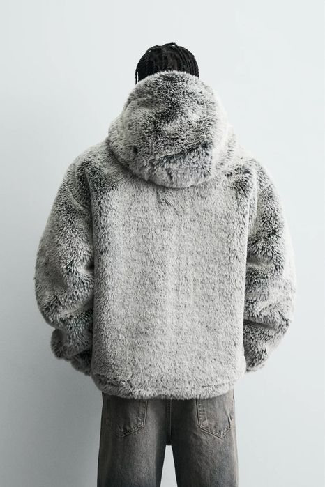 Vand geaca de blană barbati noua