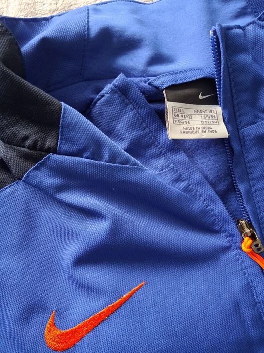 Foita Nike L toamnă