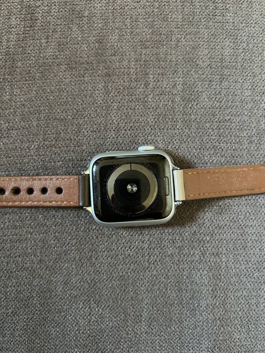 Apple watch 5:40mm .