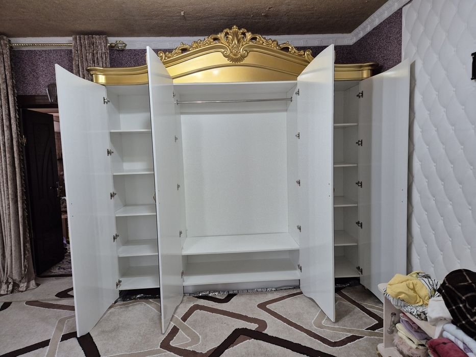 Спальный гарнитур