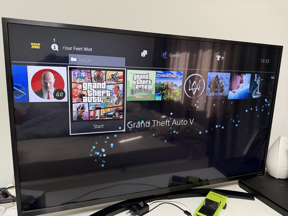 PlayStation 4 , 1 TB + peste 30 de jocuri incluse