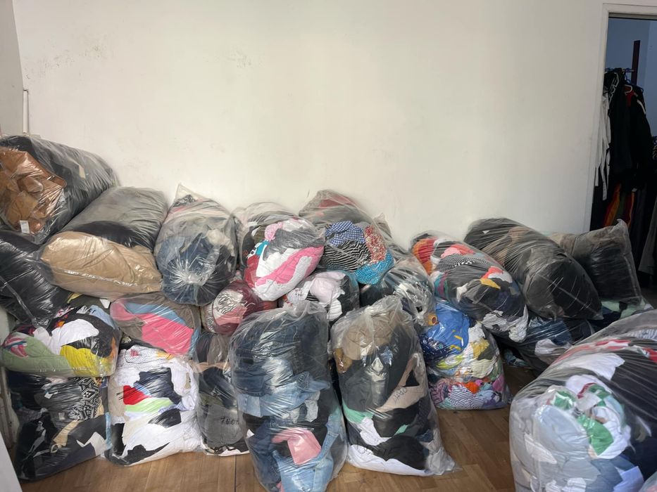 Haine la sac de vanzare