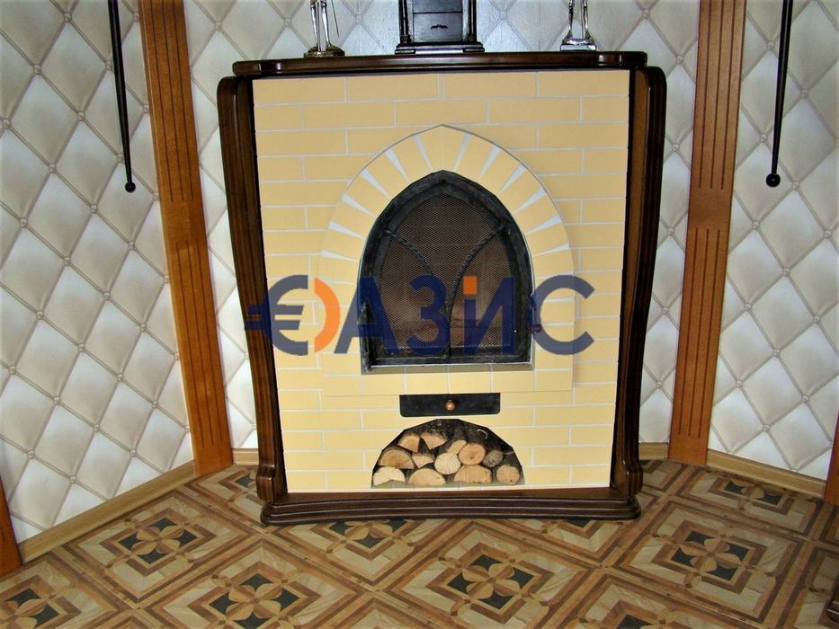 Луксозна десетстайна вила с асансьор и басейн на парцел от 969 кв. м.,