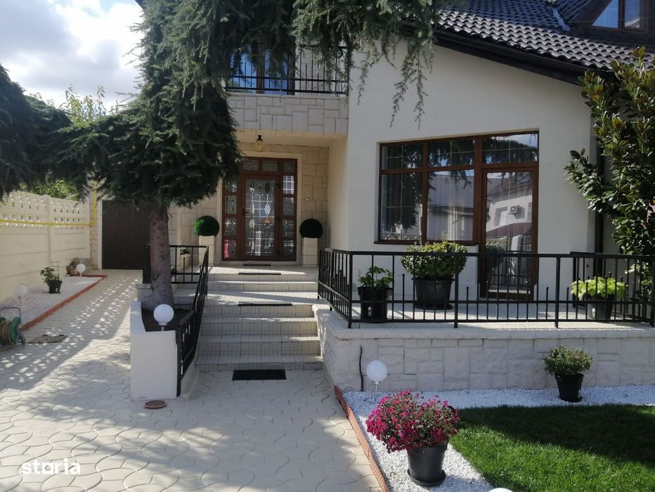 OVIDIU VILE  S+P+1+M-5 dormitoare  3 bai,garaj apr. de LAC 495000 eur!