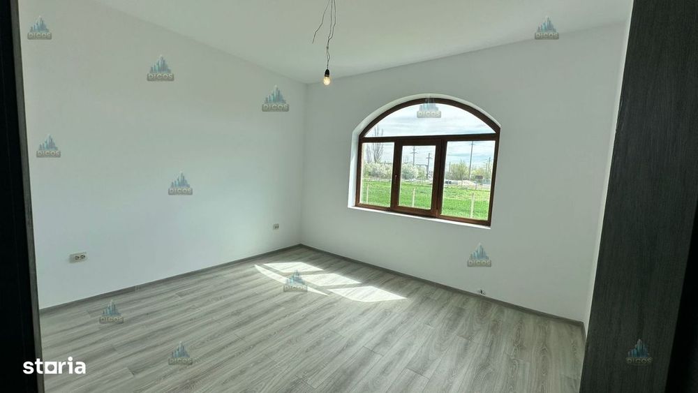 Vilă de vânzare 1500 mp teren