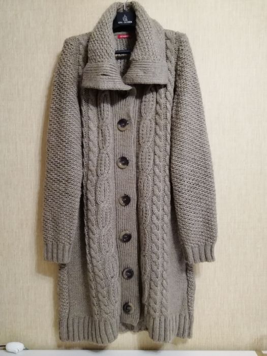 Куртка с капюшоном  на синтепоне  недорого.