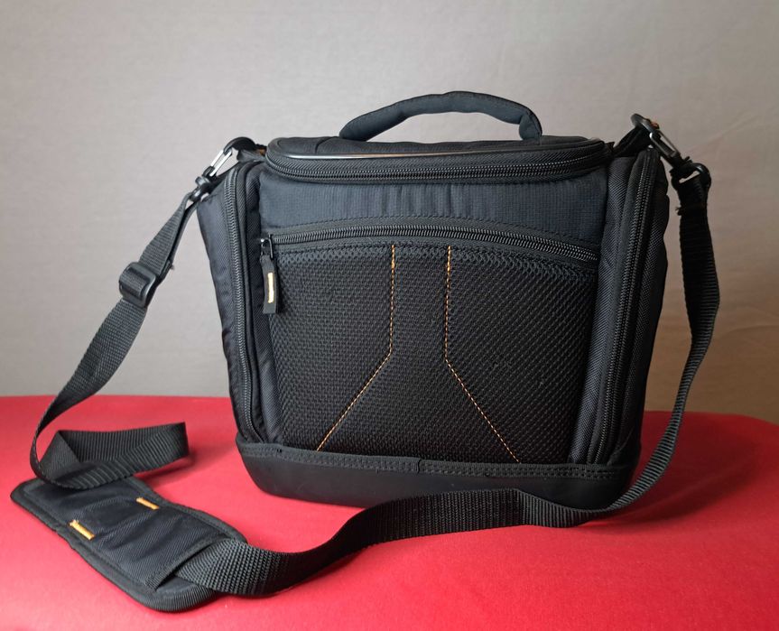 thumbnail image 2 of Case Logic Digital SLR Large Shoulder Camera Bag/Case (Black 2 of 13
