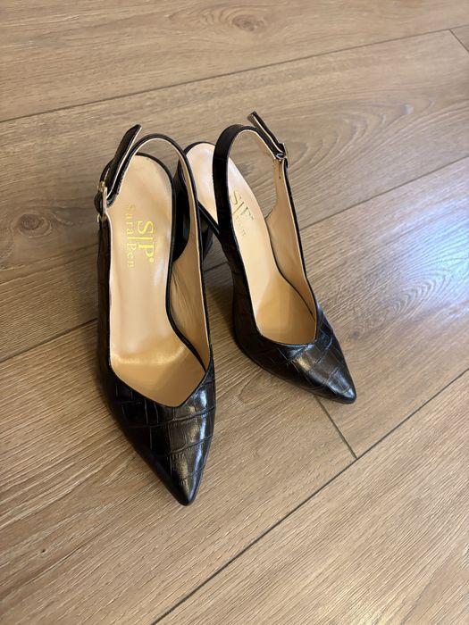 Елегантни дамски обувки Sara Pen