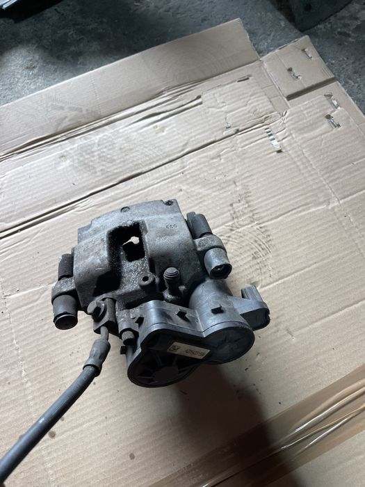 Etrier stanga spate electric Mercedes C-class W205 2.2 cdi A2054231598