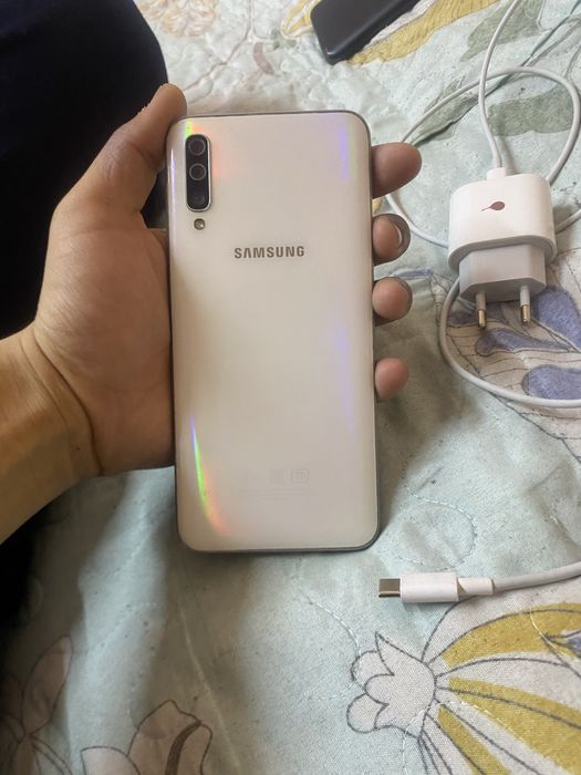 Самсунг А50 64гб