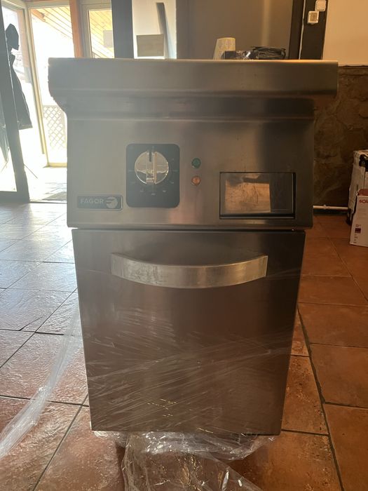 Grill striatii Fagor