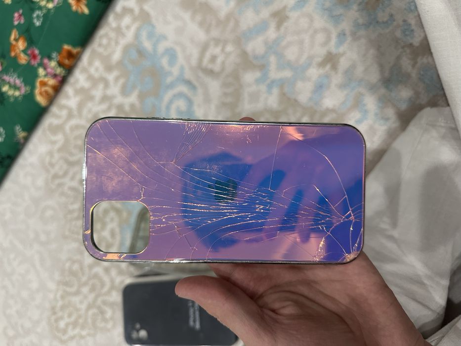 Продам чехлы на айфон 11