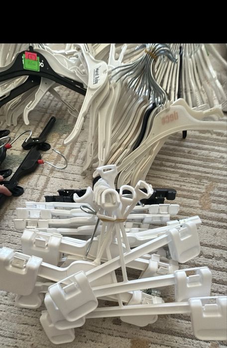 Вешалки для одежды