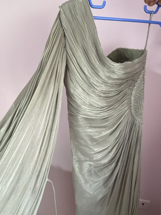 Rochie lunga , eleganta, purtata o singura data, marimea 40