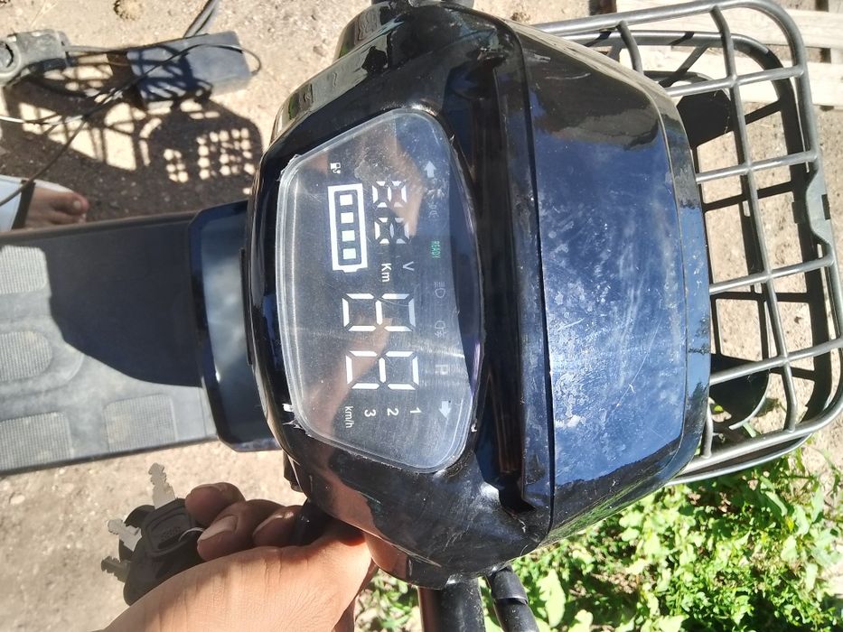 Продам электросамокат