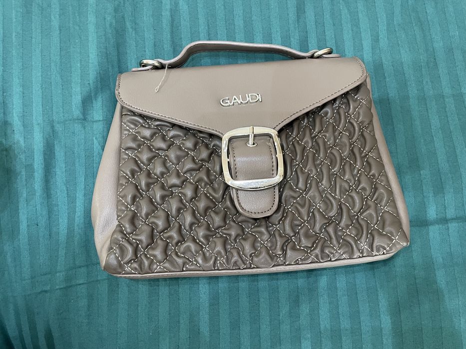 Чанти Axel, Doca и Gaudi