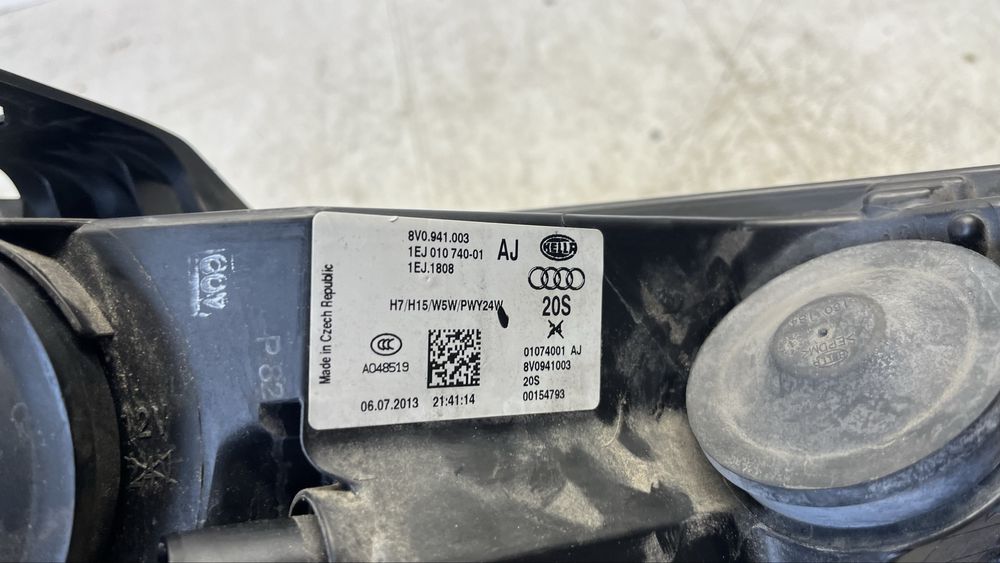 Audi A3 ляв фар 8V