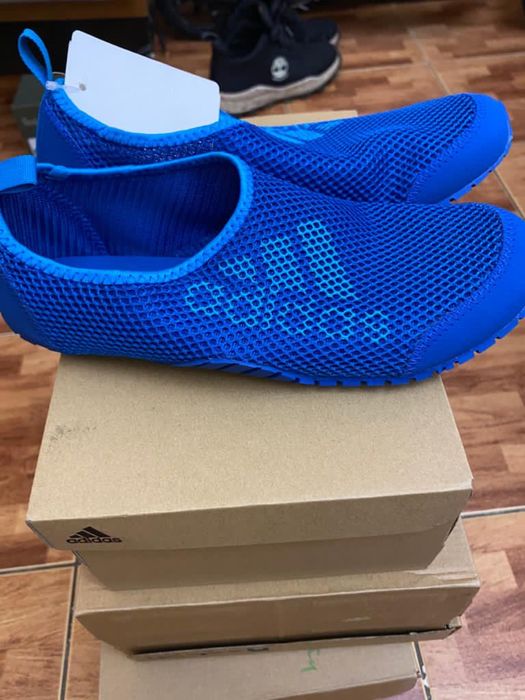 Аквашузы Adidas детские 35 р