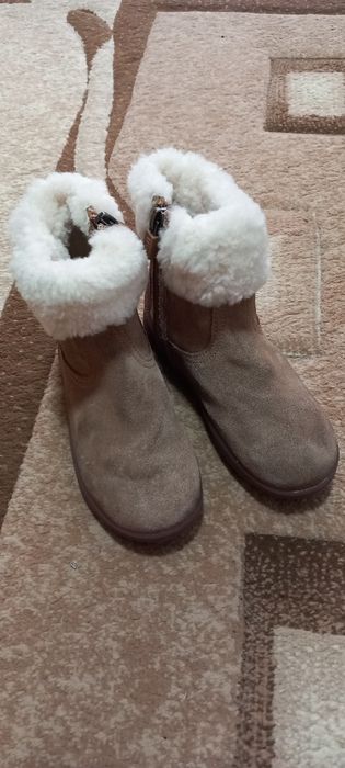 Ghete UGG copii.