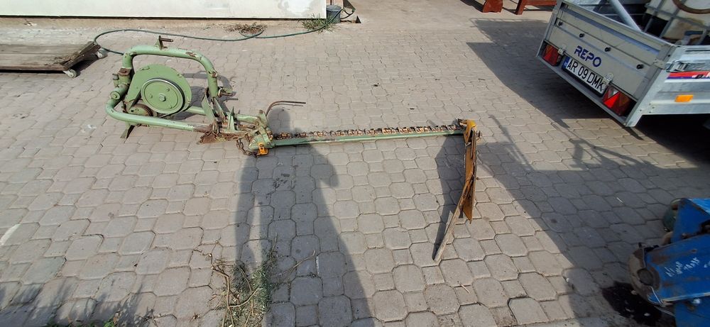 De vânzare Cositoare Laterală cu Lamă pentru Tractor – 1.6 m (Stare foarte bună de funcționare)