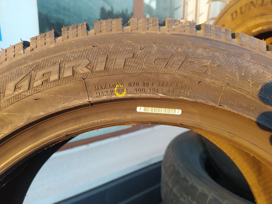 Toyo 215/55R17 Garit GIZ