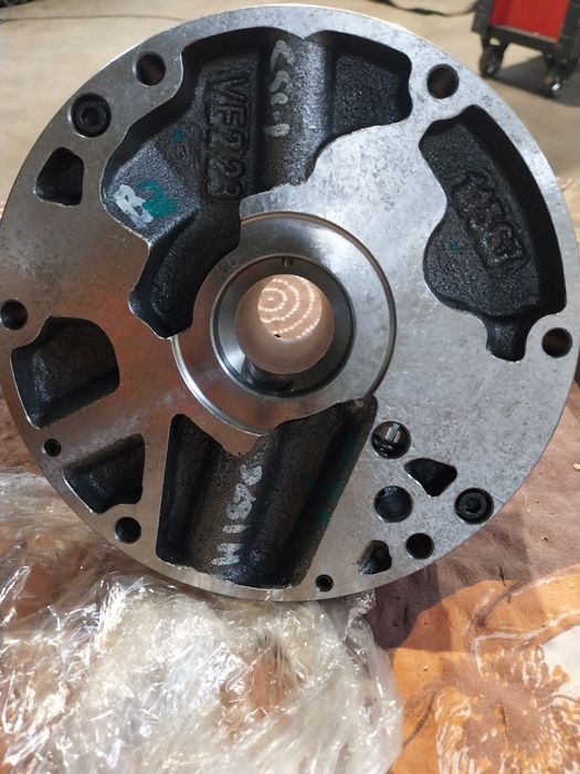 Pompa marș  buldoexcavator