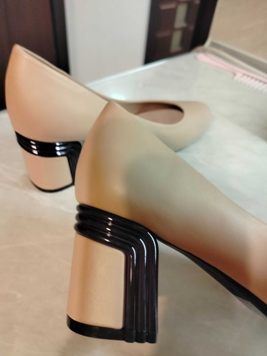 Дамски пролетно- летни обувки