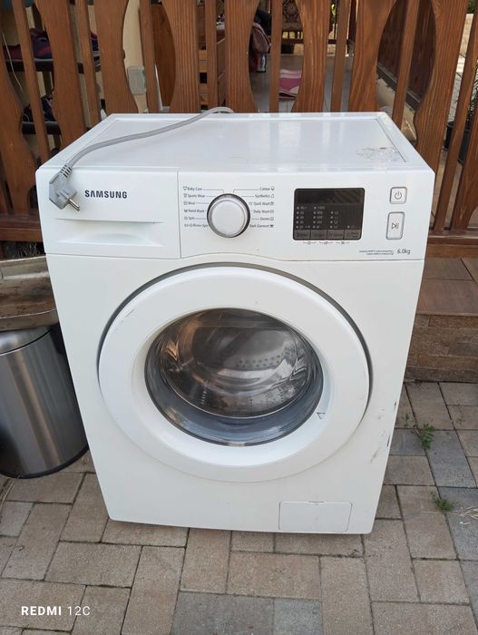Mașina de spălat  rufe Samsung Slim.