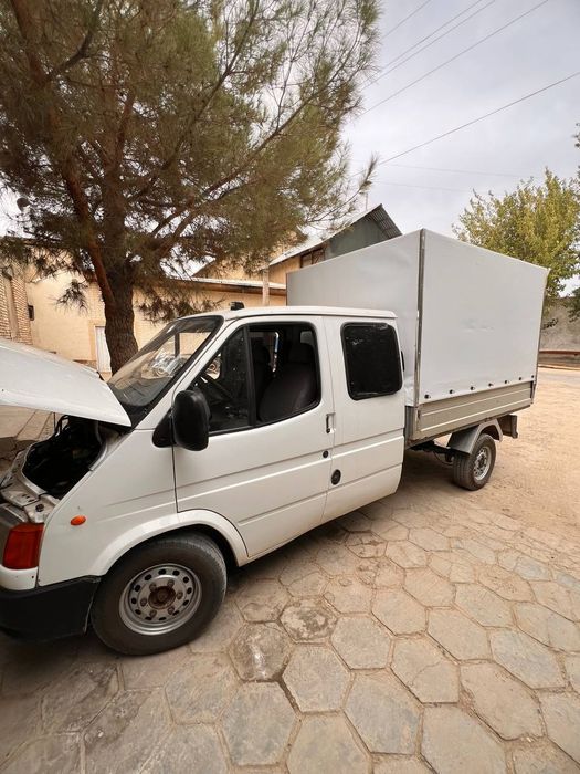 Ford sotiladi yili 1995