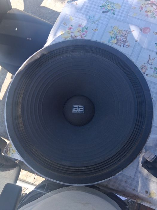 Vand 2 difuzoare pe 15 inchi