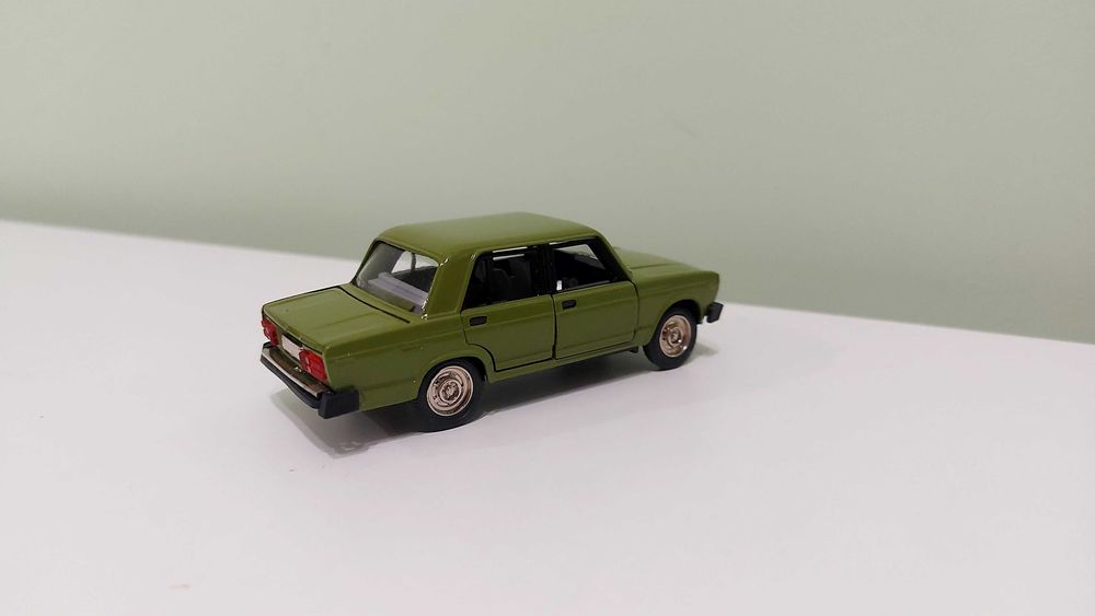 ВАЗ 2105 А39 1:43 СССР