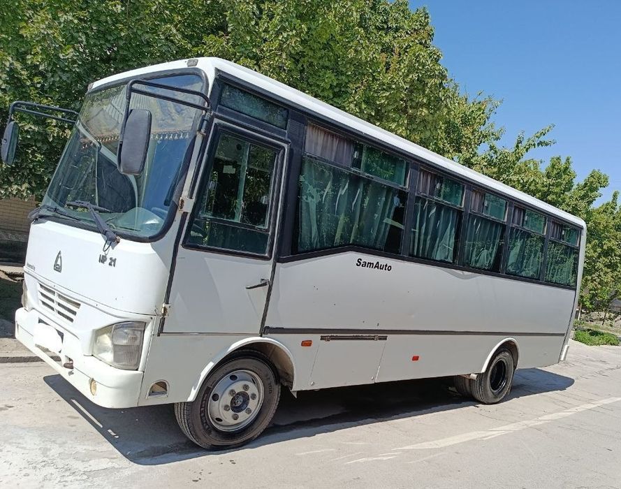 Isuzu avtobus sotiladi yaxshi xolatda