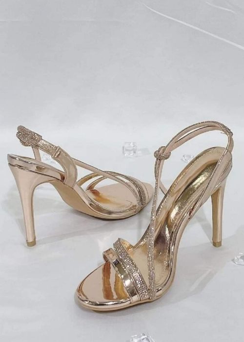 Vând sandale elegante nr 38