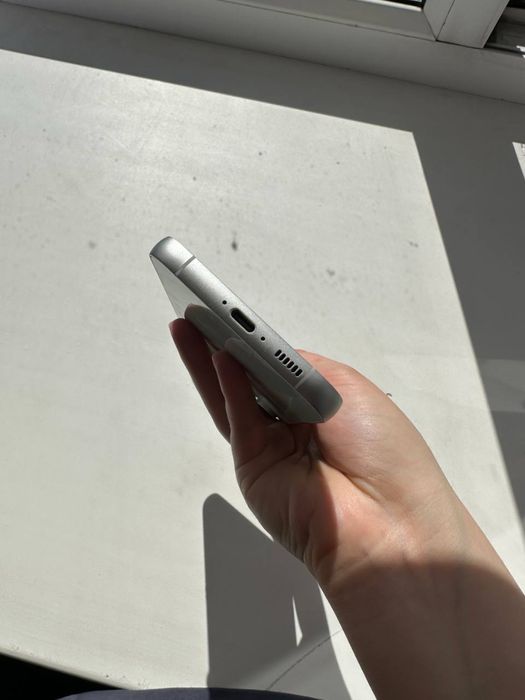 Продается Samsung S23 FE