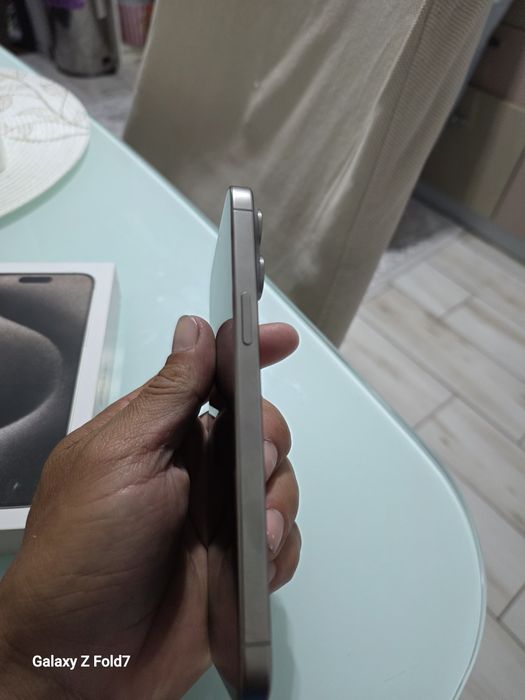 Se vinde iphone 15 pro max 256gb