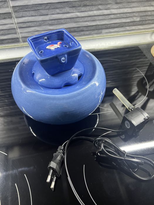 Питьевой фонтанчик для кошек