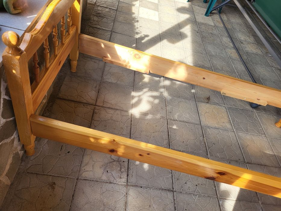 Продавам детски легла дървени