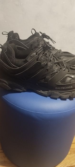 Balenciaga track