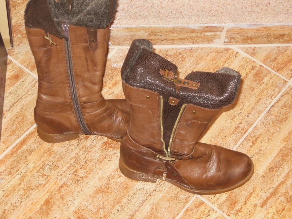 Продавам дамски ботуши