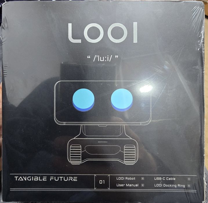 LOOI – Companion smart cu AI + încărcare wireless