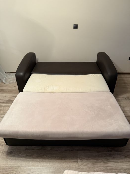 Разтегателен диван