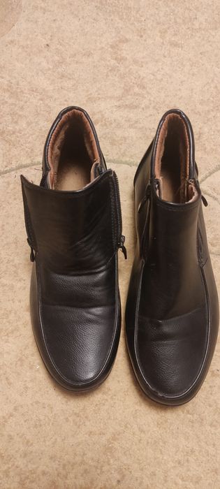 Продам ботинки мужские